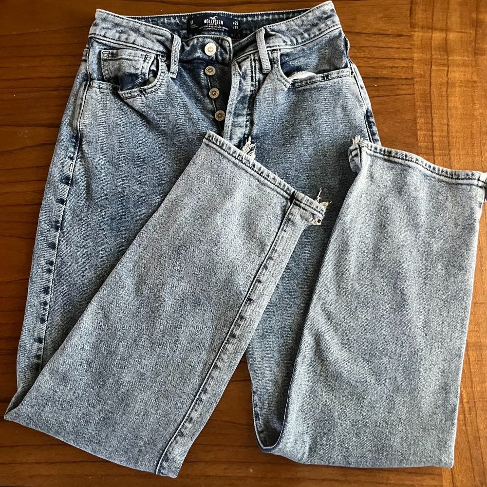 Hollister Ultra High Rise Vintage Straight Jeans
